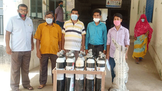 ভোলাহাট স্বাস্থ্য কমপ্লেক্সে অক্সিজেন সিলিন্ডার দিয়েছে ডাইসিন গ্রুপ